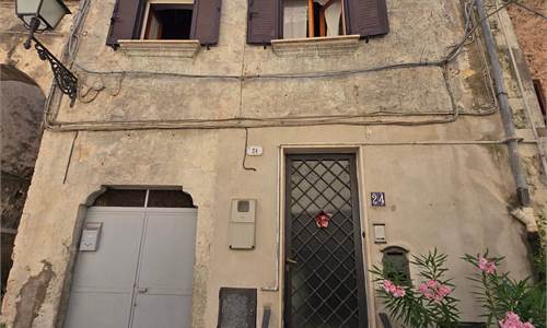 Porzione di fabbricato con ingresso indipendente